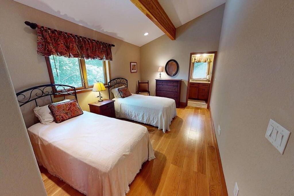 --Mountain Chalet Getaway With Breathtaking View Next To Tail Of Dragon-- Robbinsville Exteriör bild