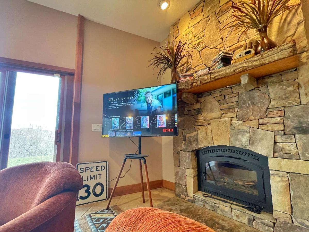 --Mountain Chalet Getaway With Breathtaking View Next To Tail Of Dragon-- Robbinsville Exteriör bild