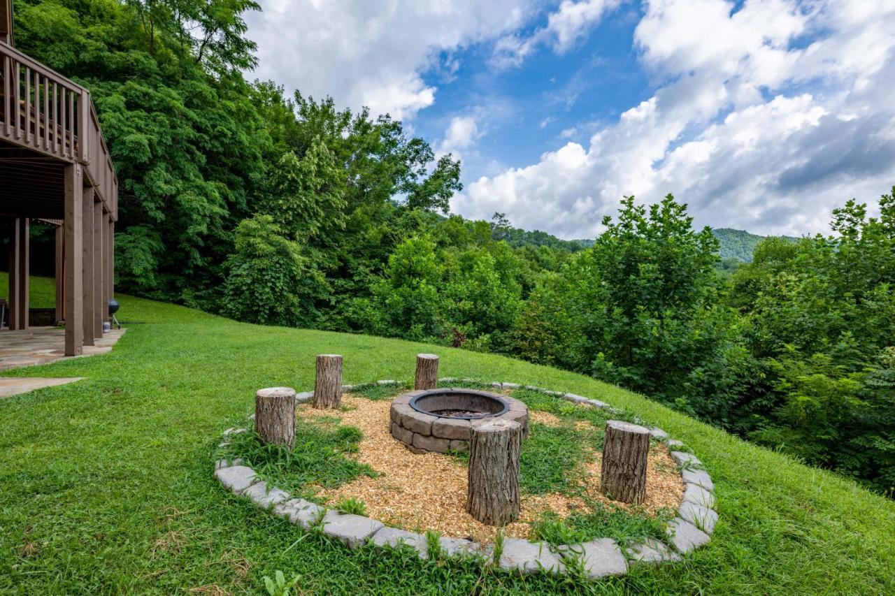 --Mountain Chalet Getaway With Breathtaking View Next To Tail Of Dragon-- Robbinsville Exteriör bild