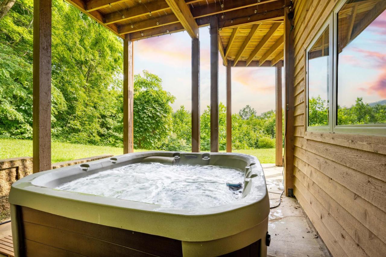--Mountain Chalet Getaway With Breathtaking View Next To Tail Of Dragon-- Robbinsville Exteriör bild